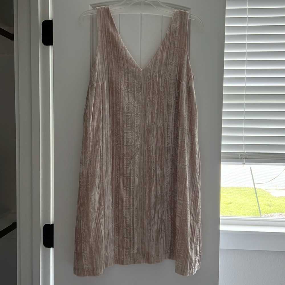 Ann Taylor Crinkle Crush Velvet Dress